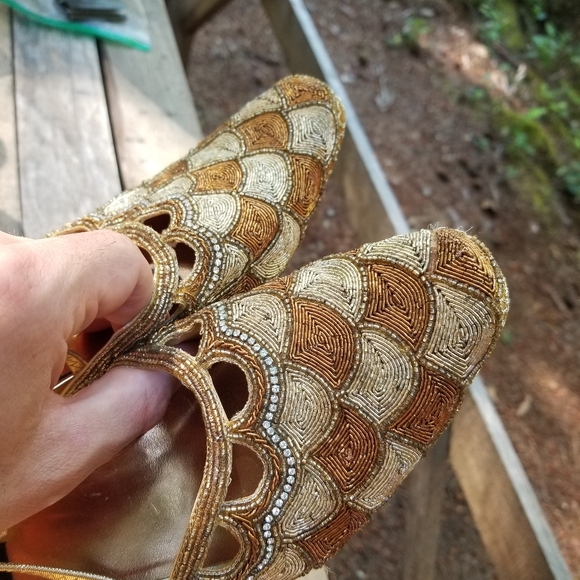 Size 9 BL Motion High Heels Shoes Gold Chrome Beads Embroidered Magic Slippers - Picture 8 of 15